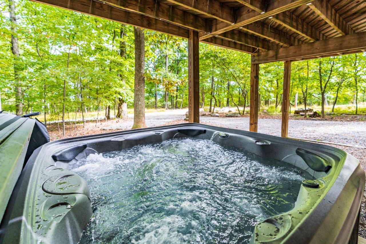 Villa Modern W Fire Pit Deck, Grill & Hot Tub Berkeley Springs Exterior foto