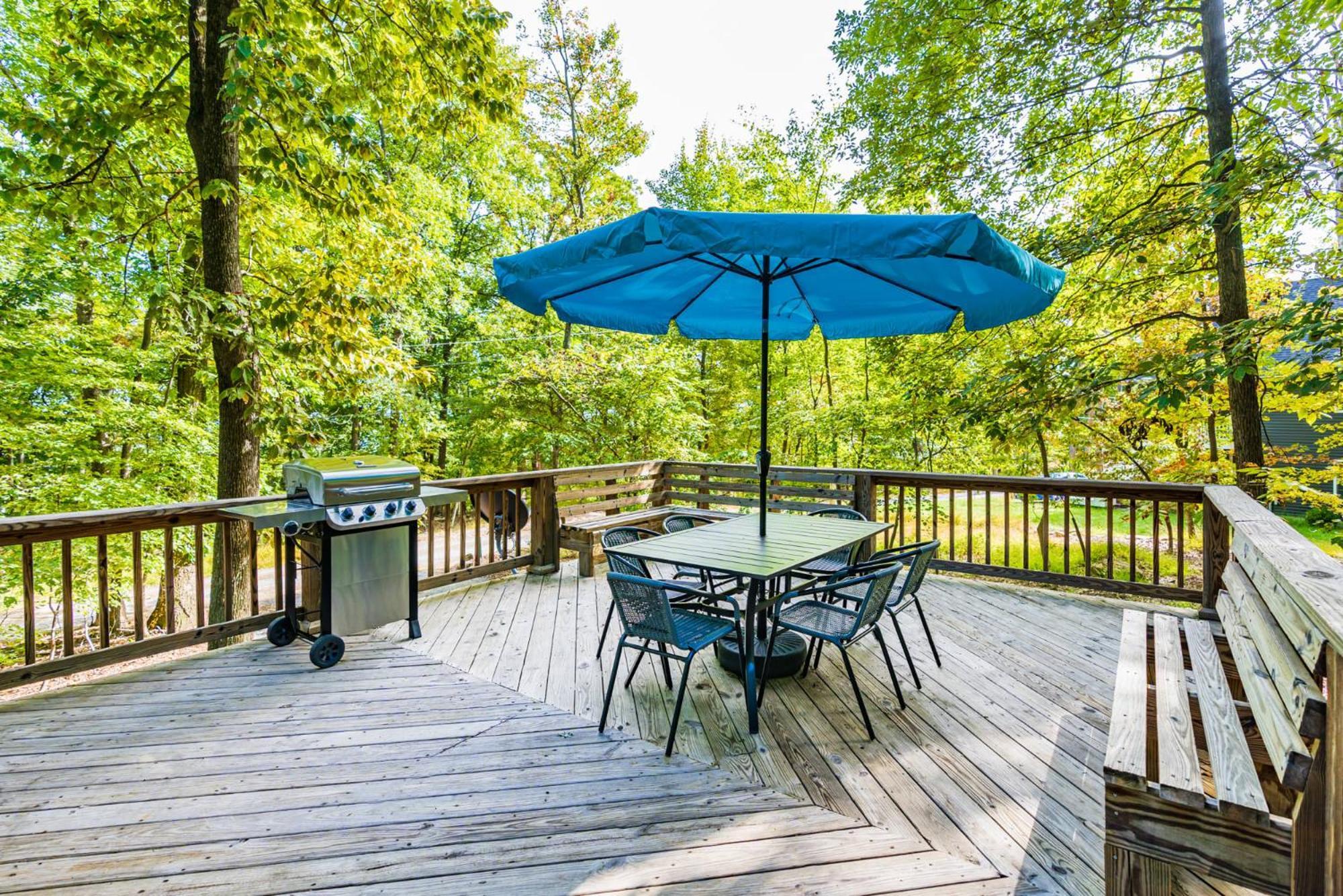 Villa Modern W Fire Pit Deck, Grill & Hot Tub Berkeley Springs Exterior foto